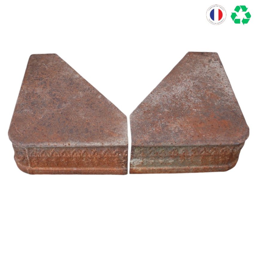 Materials of yesteryear: PAIR OF RUSTY CAST IRON FIREPLACE CORNERS