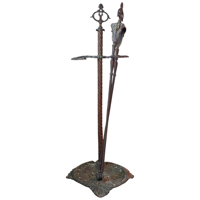 Materials of yesteryear: SERVANT WITH IRON CLAMP H72
