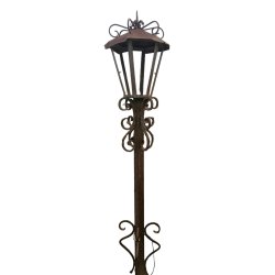Materials of yesteryear: RUSTY METAL FLOOR LAMP