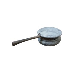 Materials of yesteryear: ANTIQUE SAUCEPAN H44