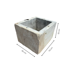 Materials of yesteryear: SMALL OLD STONE TUB L73