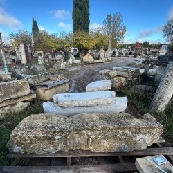 Matériaux d'Antan : PILIER EN PIERRE DE BIBEMUS