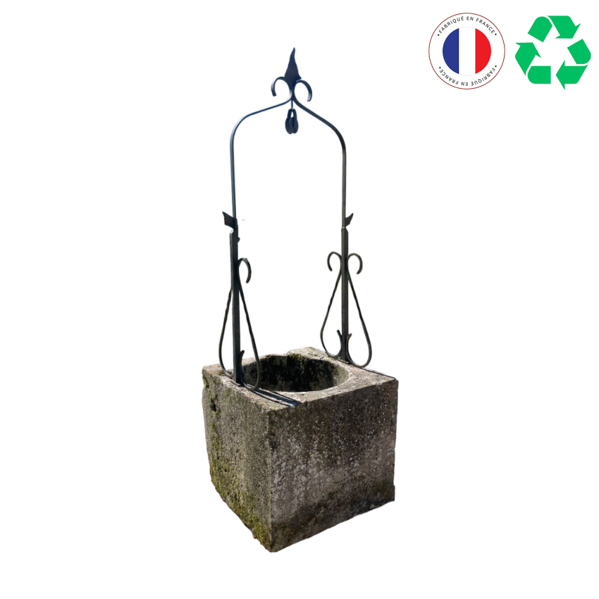 PUIT AVEC DESSUS DE PUIT EN FER