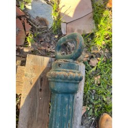 POTEAU ANCIEN EN FONTE H117
