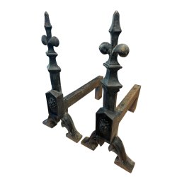 PAIRE DE CHENETS EN FONTE H57