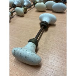 PAIRE POIGNEES PORCELAINE EN OLIVE