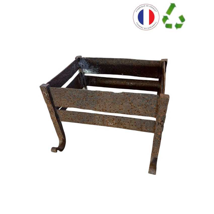 PORTE BUCHE EN FER FORGÉ AVEC TREPIEDS