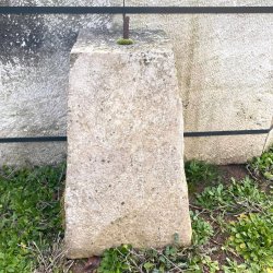 Materials of yesteryear: SET OF 2 ANCIENT DICE H48