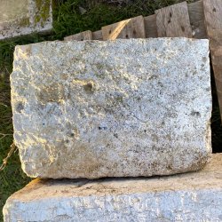 Materials of yesteryear: ANCIENT STONE DICE H42